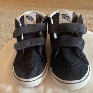 Little kid size 10 Vans with shark 🦈 print!